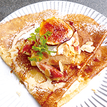 イチジクとチーズケーキのクレープ